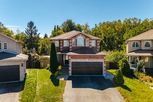31 Mckenzie Cres, Barrie, ON, L4N0A9 | Card Image