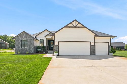 518 N Backwoods Ct, Valley Center, KS, 67147-9038 | Card Image