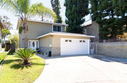 900 E Sagebank St, Carson, CA, 90746-1647 | Card Image