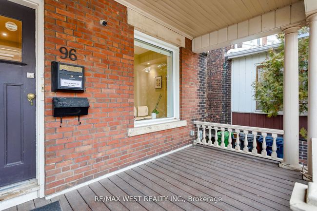 96 Roncesvalles Ave, Home with 3 bedrooms, 3 bathrooms and null parking in Toronto ON | Image 2