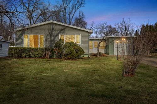 622 27th St Ne, Cedar Rapids, IA, 52402-4336 | Card Image