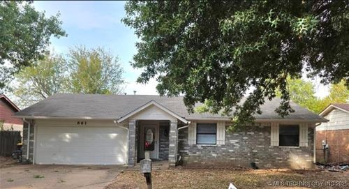 661 135th St, Glenpool, OK, 74033-2226 | Card Image
