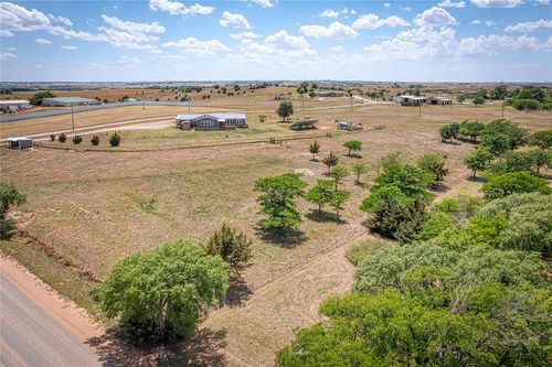 10537 N 2000 Rd, Elk City, OK, 73644-6016 | Card Image