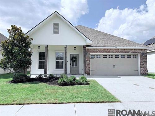 654 Beaumont Dr, Gonzales, LA, 70737-8602 | Card Image