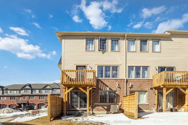 100 - 2674 Magdalen Path, Condo with 4 bedrooms, 3 bathrooms and 1 parking in Oshawa ON | Image 23