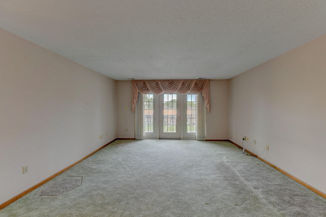 8331 Harrison-LR2 unstaged | Image 8