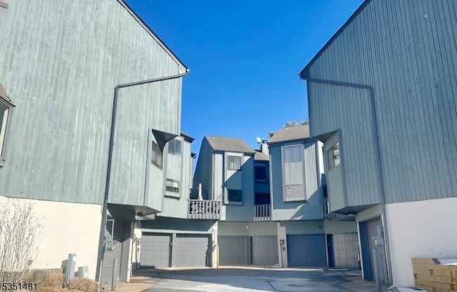 57 Kensington Ct, Townhouse with 3 bedrooms, 2 bathrooms and null parking in Hackettstown NJ | Image 15