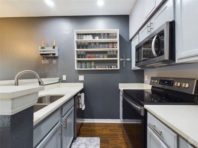 APT-501 - 2450 Wickersham Ln, Condo with 2 bedrooms, 1 bathrooms and null parking in Austin TX | Image 7