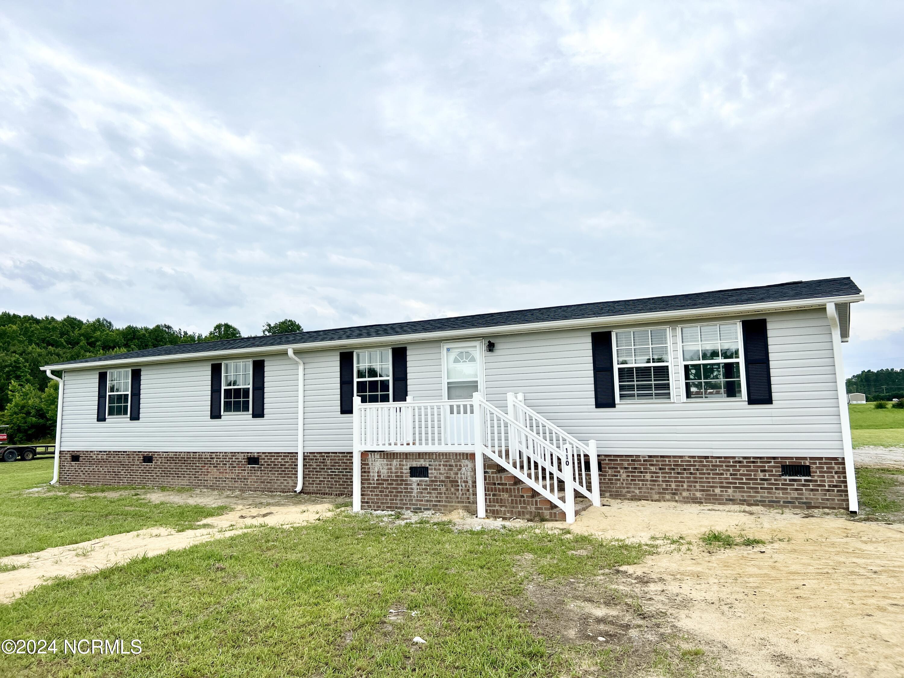 Armstrong Rd, Whitakers, NC 27891
