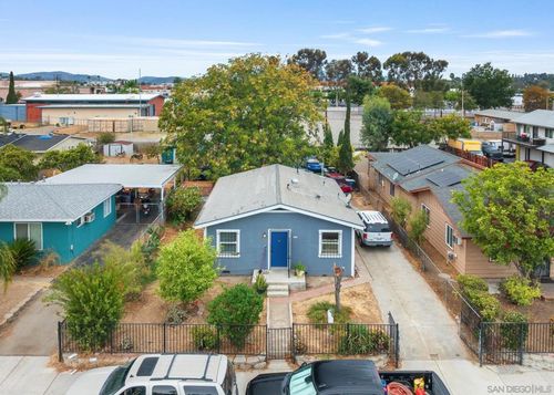 739 Park Pl., Escondido, CA, 92025 | Card Image