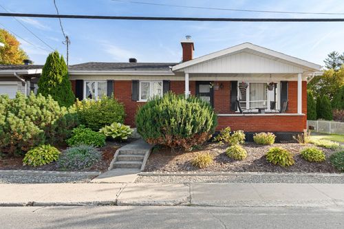 145 12e Av, Deschaillons-Sur-Saint-Laurent, QC, G0S1G0 | Card Image