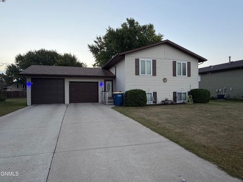 1710 6th Ave Ne, Jamestown, ND, 58401-2514 | Card Image