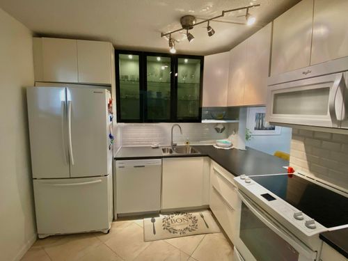 204-2616 Garden Dr N, Lake Worth, FL, 33461-2262 | Card Image