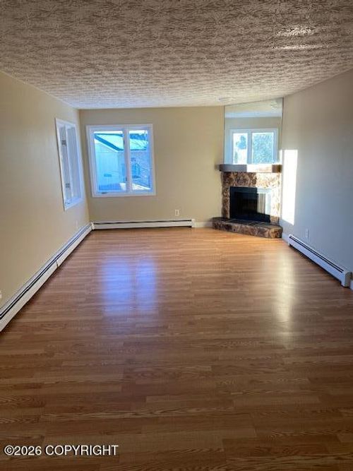8-301 Krane Dr, Anchorage, AK, 99504-4839 | Card Image