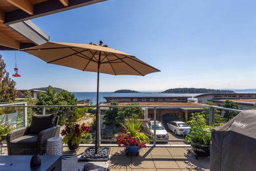 5374 Wakefield Beach, Sechelt, BC, V7Z0T6 | Card Image