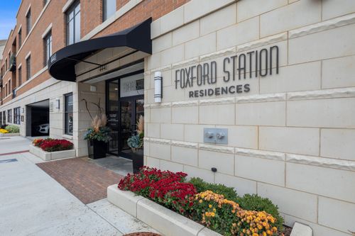 206-4441 Wolf Rd, Western Springs, IL, 60558-1518 | Card Image