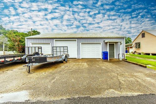 939 N 9th St, Thibodaux, LA, 70301 | Card Image