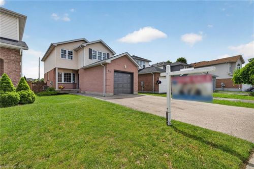 47 Marisa St, Kitchener, ON, N2K3V8 | Card Image