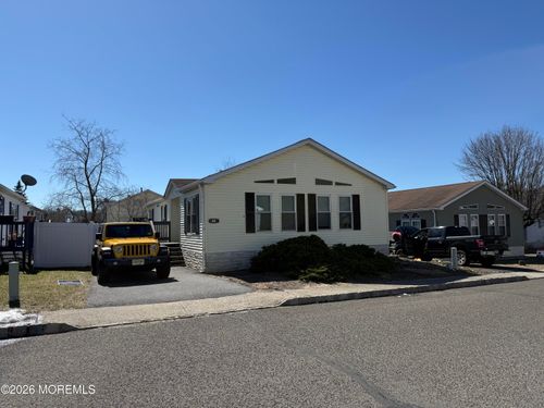 85 Seattle Slew Dr, Howell, NJ, 07731-3107 | Card Image