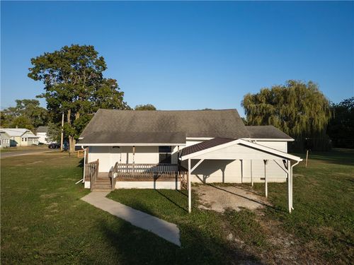 529 W Maple St, Hoopeston, IL, 60942-1751 | Card Image