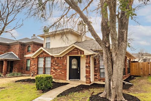 2921 Menlo Park Ln, Carrollton, TX, 75007-5073 | Card Image
