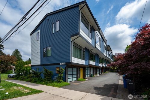 f-18028 10th Ave Ne, Shoreline, WA, 98155-3886 | Card Image