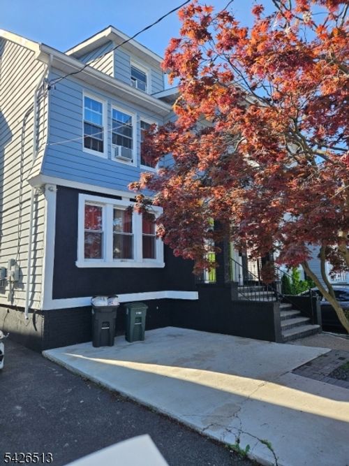 27 Wolf Pl, Irvington, NJ, 07111-2847 | Card Image