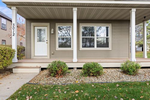 3012 Cottage Ln N, North Saint Paul, MN, 55109-6000 | Card Image