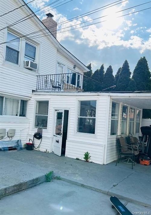 911 First Ave, Franklin Square, NY, 11010-1919 | Card Image