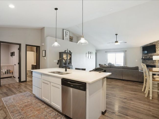 420 Dawson Dr, Condo with 4 bedrooms, 3 bathrooms and null parking in West Branch IA | Image 6