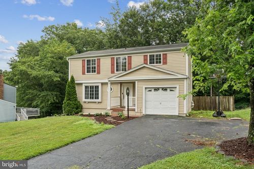 16041 Macedonia Dr, WOODBRIDGE, VA, 22191-4409 | Card Image