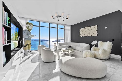 4401-1451 Brickell Ave, Miami, FL, 33131-3819 | Card Image