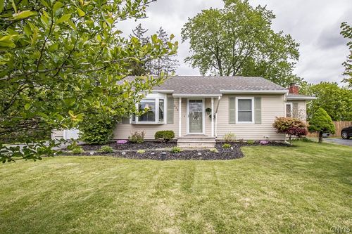 316 Washburn Dr, East Syracuse, NY, 13057-1416 | Card Image