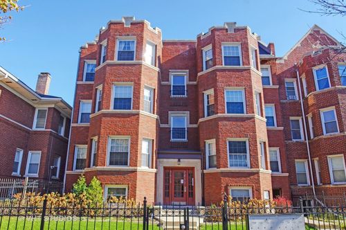 gs-7611 N Sheridan Rd, Chicago, IL, 60626-1423 | Card Image