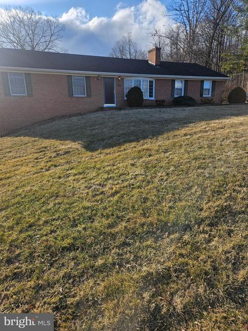 472 Honeysuckle Rd, ELKTON, VA, 22827-3264 | Card Image