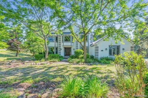 5386 Buckhorn Lake Rd, Highland, MI, 48357-2306 | Card Image