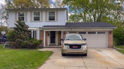 29758 Rambling Rd, Southfield, MI, 48076-1856 | Card Image
