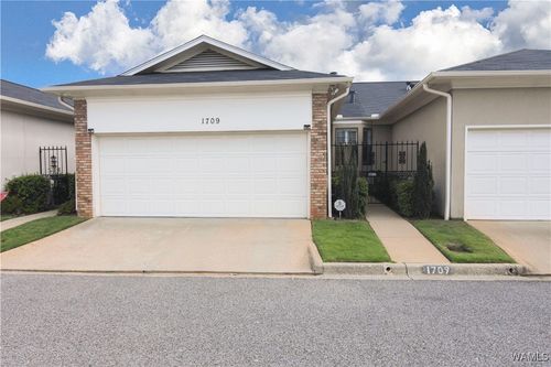 1709 Dauphine Dr, Tuscaloosa, AL, 35406-3071 | Card Image