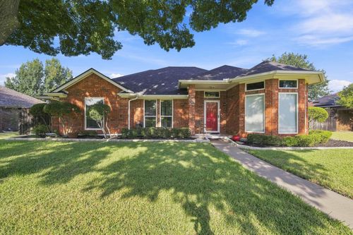 214 Barbara Way, Red Oak, TX, 75154-6502 | Card Image