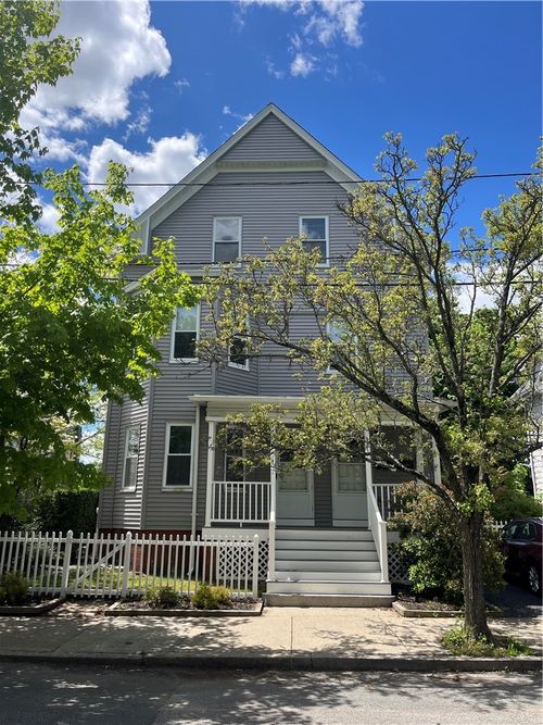 41 Washington Ave, Cranston, RI, 02920-7811 | Card Image