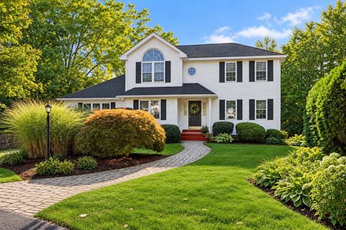 2 Gwen Dr, Auburn, MA, 01501 | Card Image