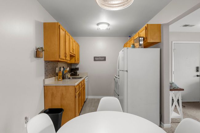 10033 Allen Pointe Dr, Condo with 2 bedrooms, 1 bathrooms and null parking in Allen Park MI | Image 15