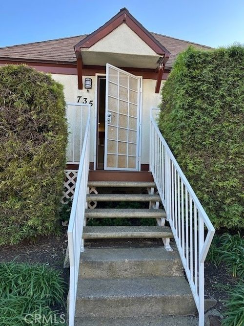 735 W 31st St, San Pedro, CA, 90731-6726 | Card Image