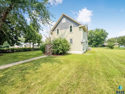 1140 Lincoln St, Centerville, SD, 57014-2203 | Card Image
