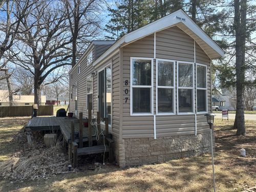 807 E Lake St, Osakis, MN, 56360-9002 | Card Image