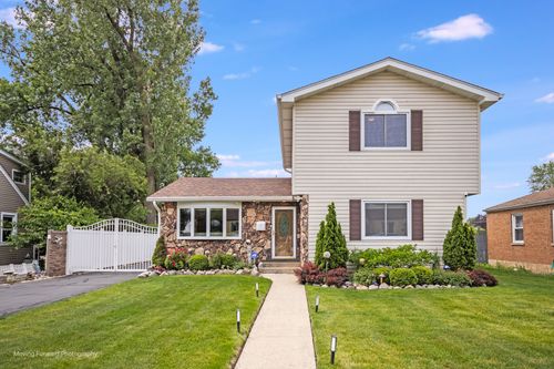 219 Country Club Dr, Northlake, IL, 60164-2221 | Card Image