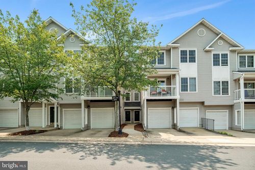 12805 Fair Briar Ln, FAIRFAX, VA, 22033-3852 | Card Image