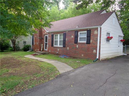 6824 Laurel Ave, Raytown, MO, 64133-5722 | Card Image