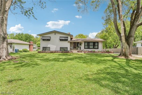 3145 Imrek Dr, Akron, OH, 44312-5617 | Card Image