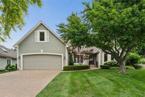 12605 Cedar St, Leawood, KS, 66209-3149 | Card Image